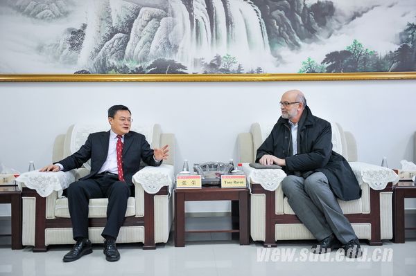 //www.qdxq.huangseweb.org/__local/2/69/45/47763A1FCA6396AE664DECDCFE5_B7A24DF8_AF95.jpg